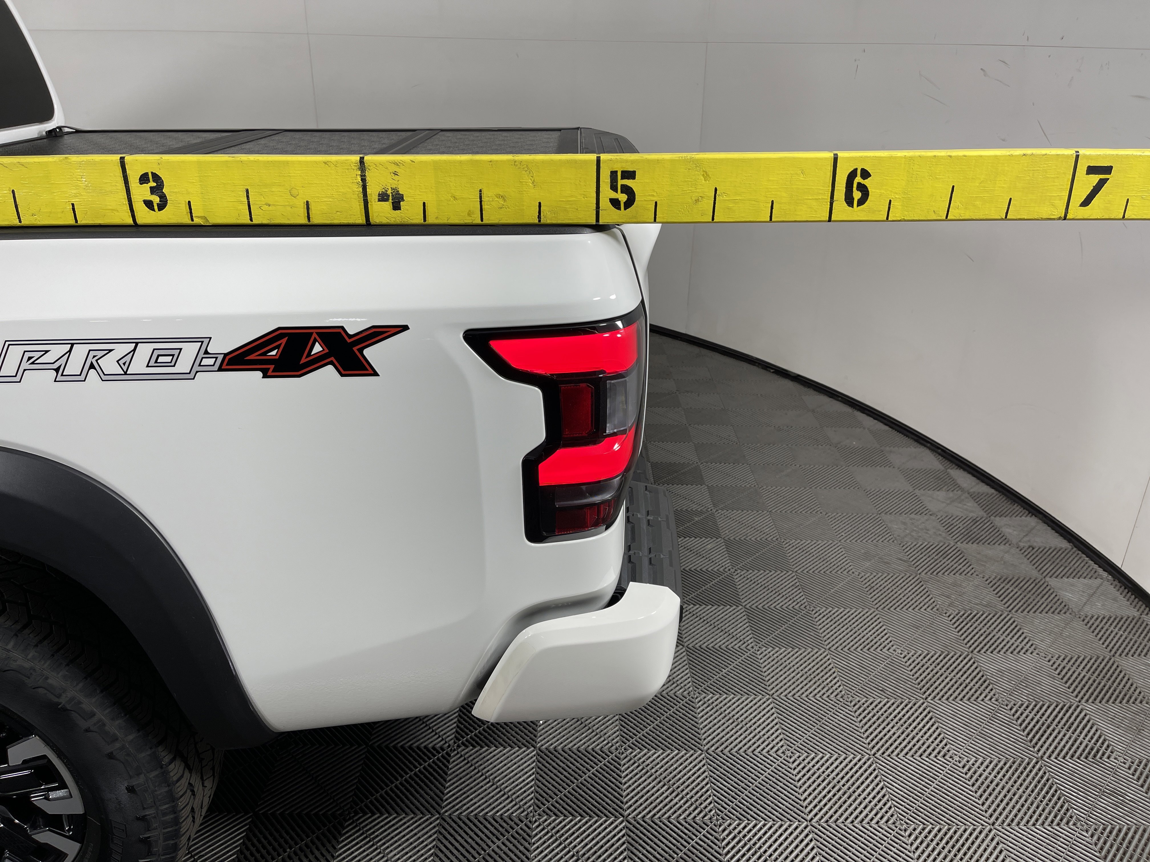 Used 2024 Nissan Frontier PRO-4X w/ Pro Convenience Package image 9