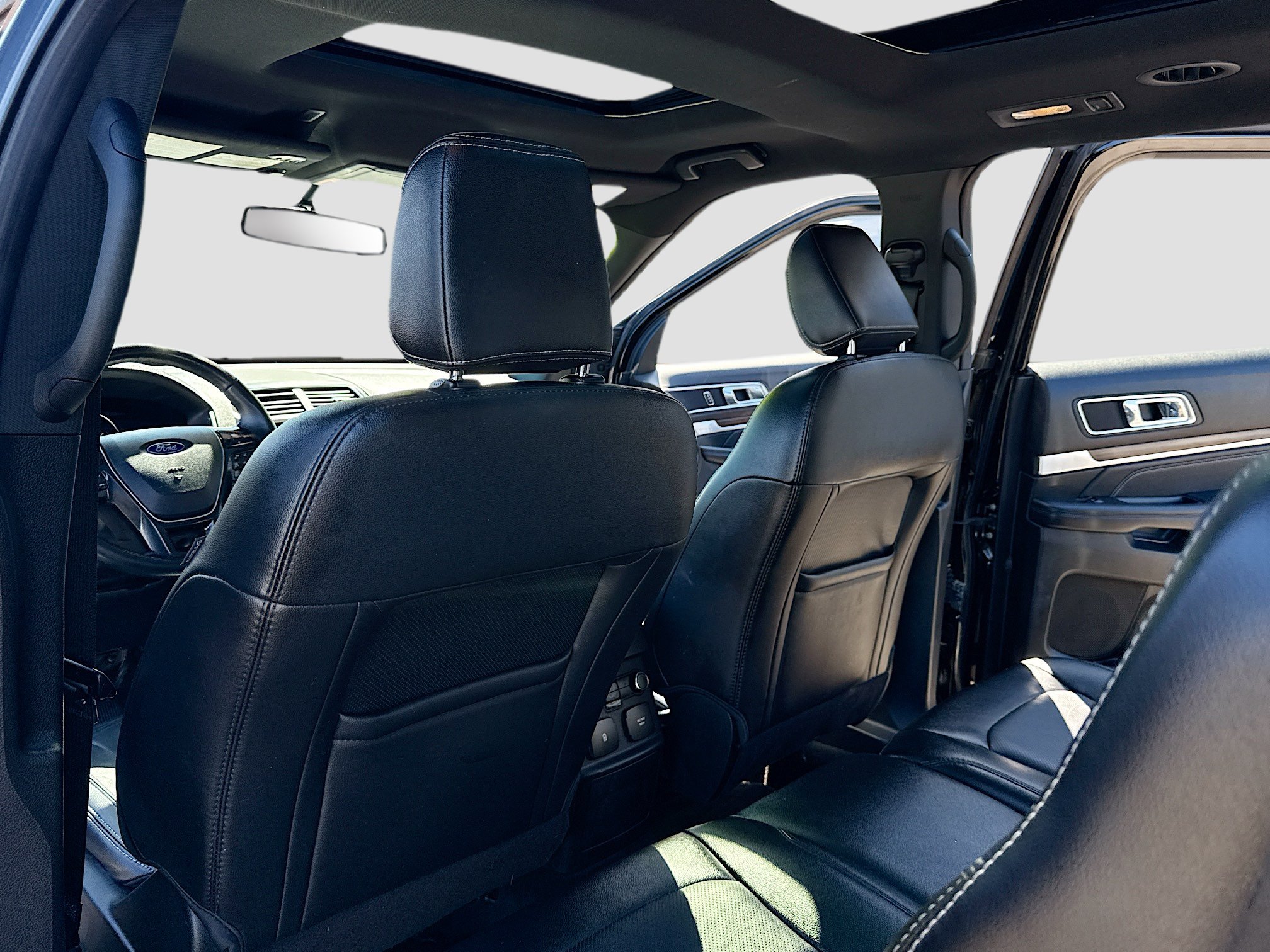 Used 2018 Ford Explorer Limited AWD/4WD image 6