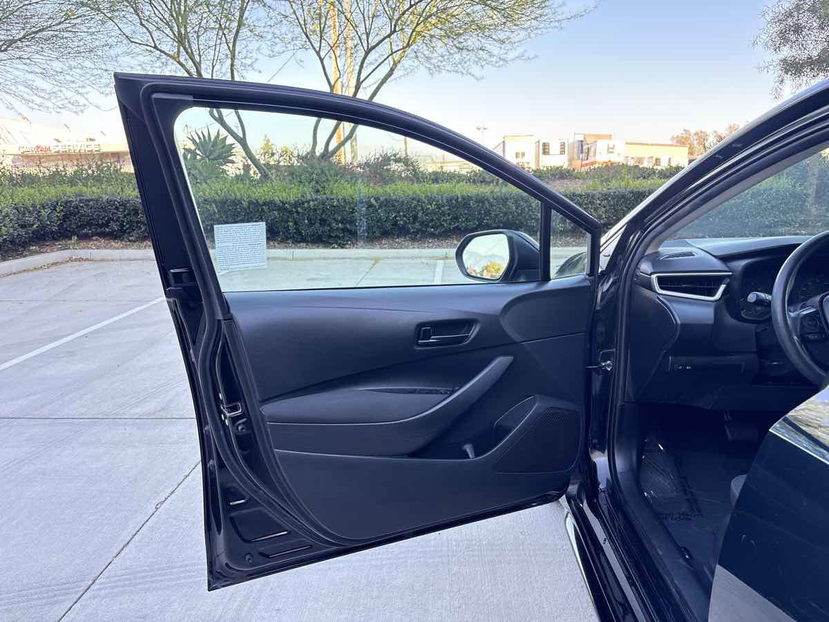 Used 2023 Toyota Corolla LE image 21