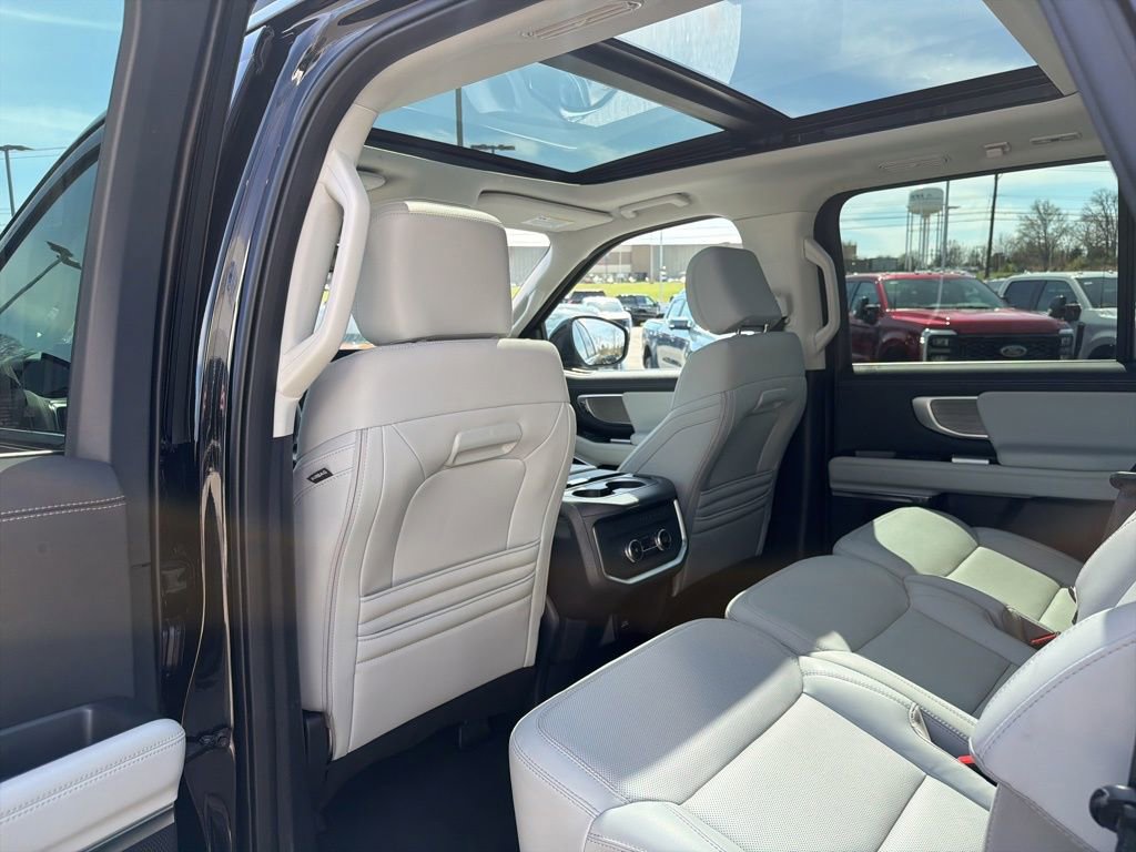 Certified 2025 Ford Expedition Max Platinum image 14