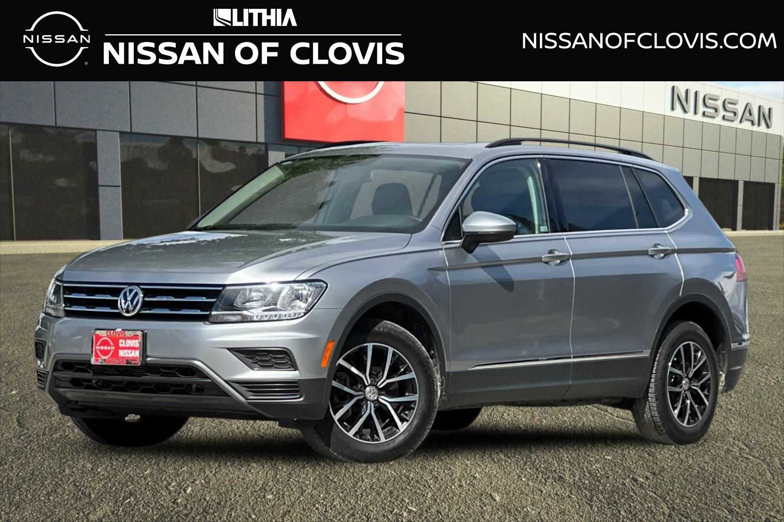 Used 2021 Volkswagen Tiguan SE w/ Panoramic Sunroof Package image 1