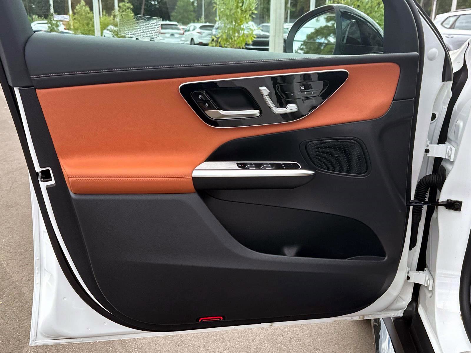 Used 2025 Mercedes-Benz GLC 43 AMG 4MATIC image 17