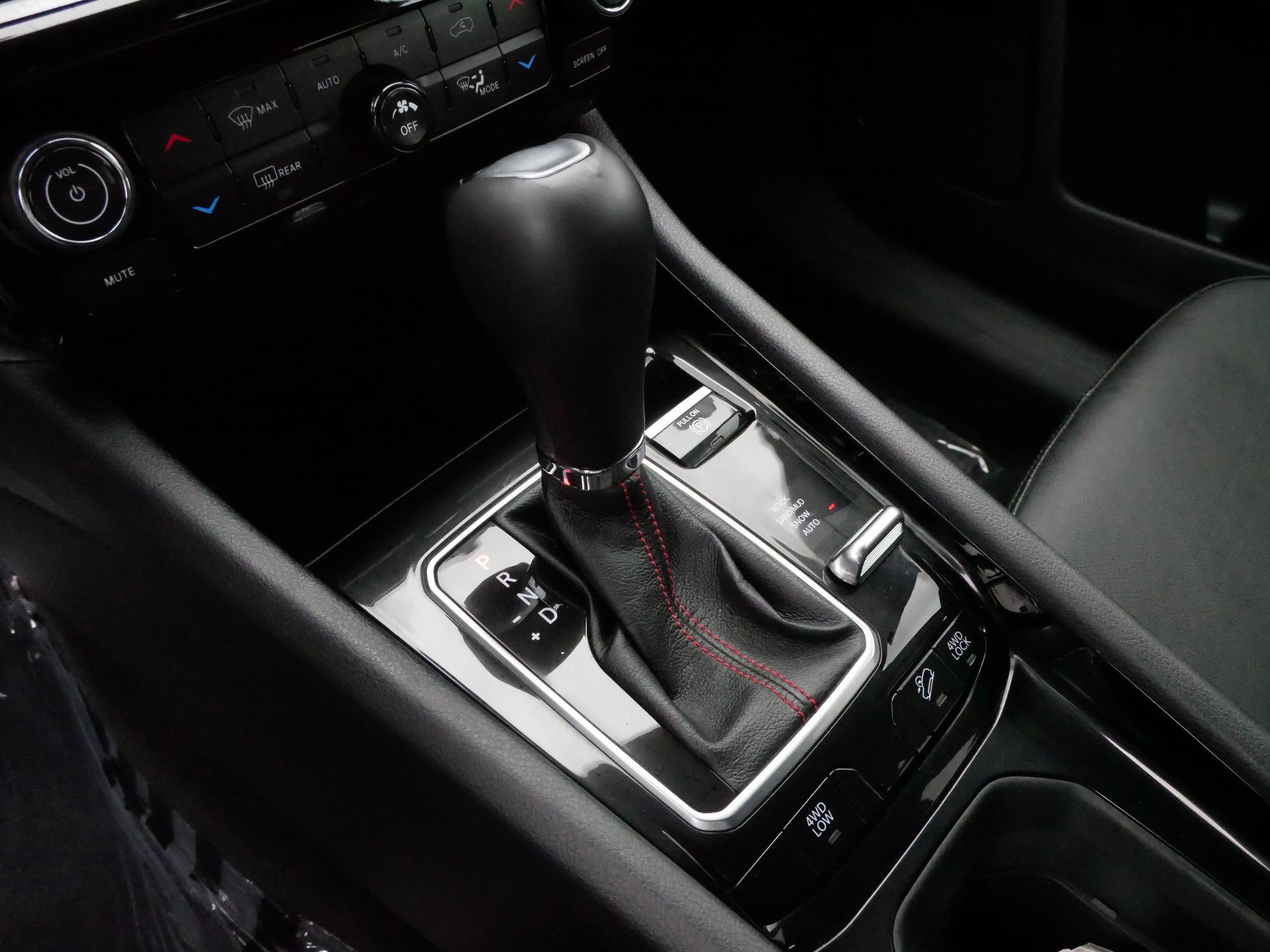 Used 2024 Jeep Compass Trailhawk image 24