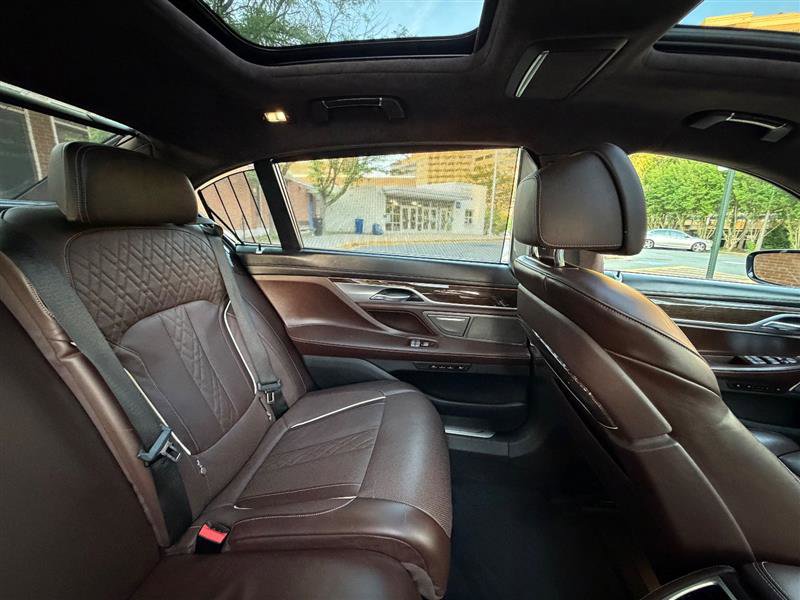 Used 2019 BMW 750i xDrive w/ Luxury Rear Seating Package AWD/4WD image 39
