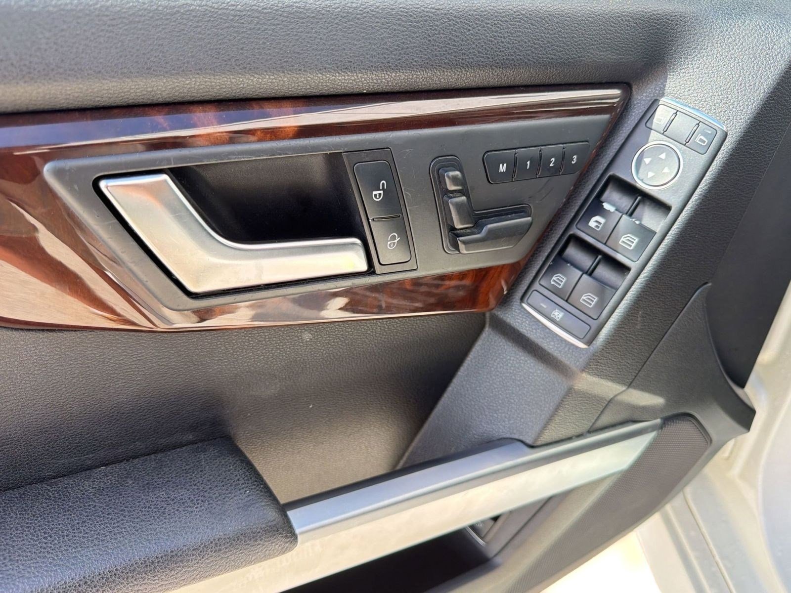 Used 2012 Mercedes-Benz GLK 350 4MATIC image 13