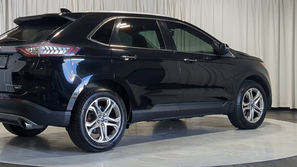 Used 2018 Ford Edge Titanium w/ Technology Package AWD/4WD image 10