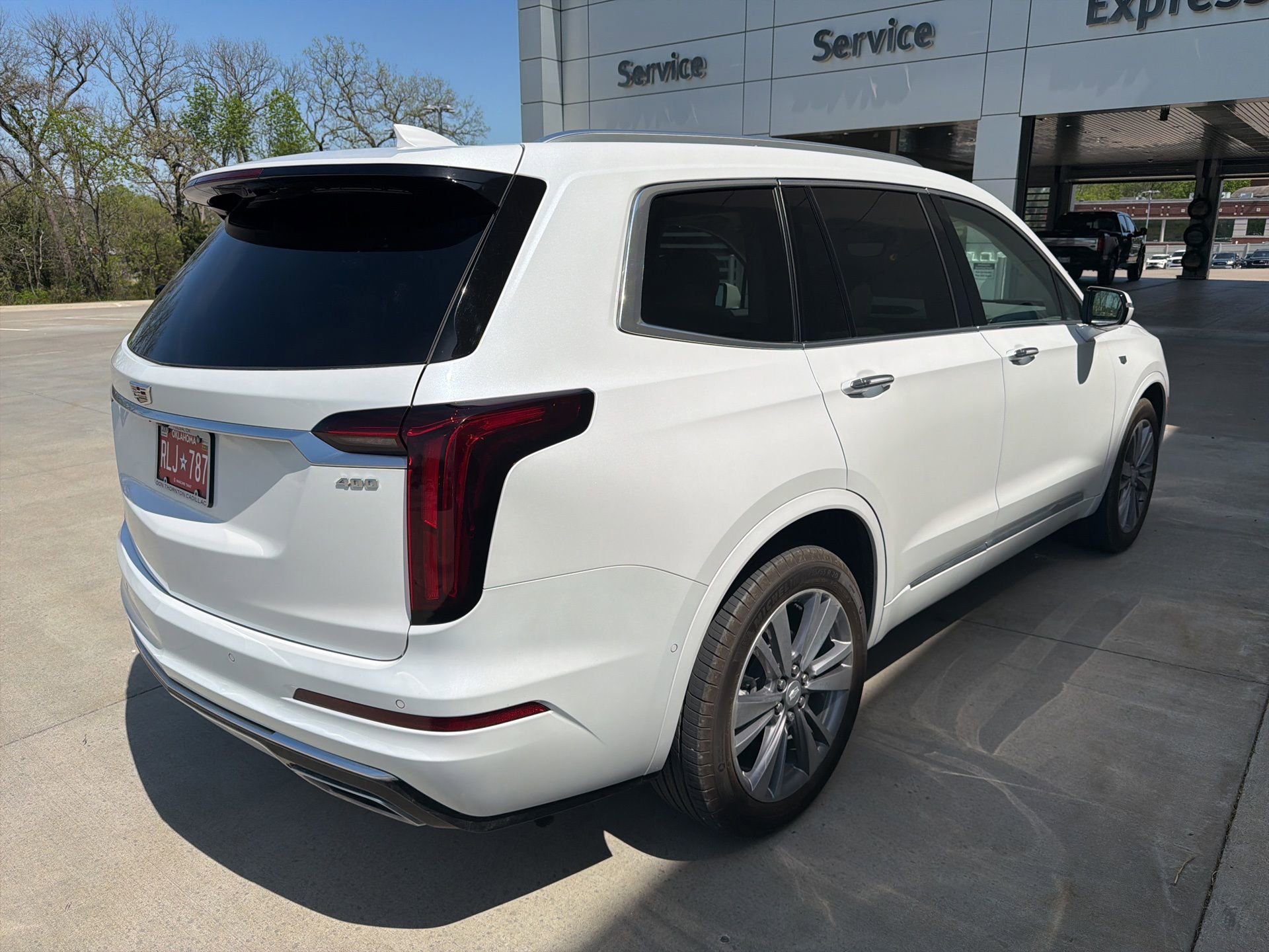 Used 2024 Cadillac XT6 Premium Luxury w/ Technology Package image 5