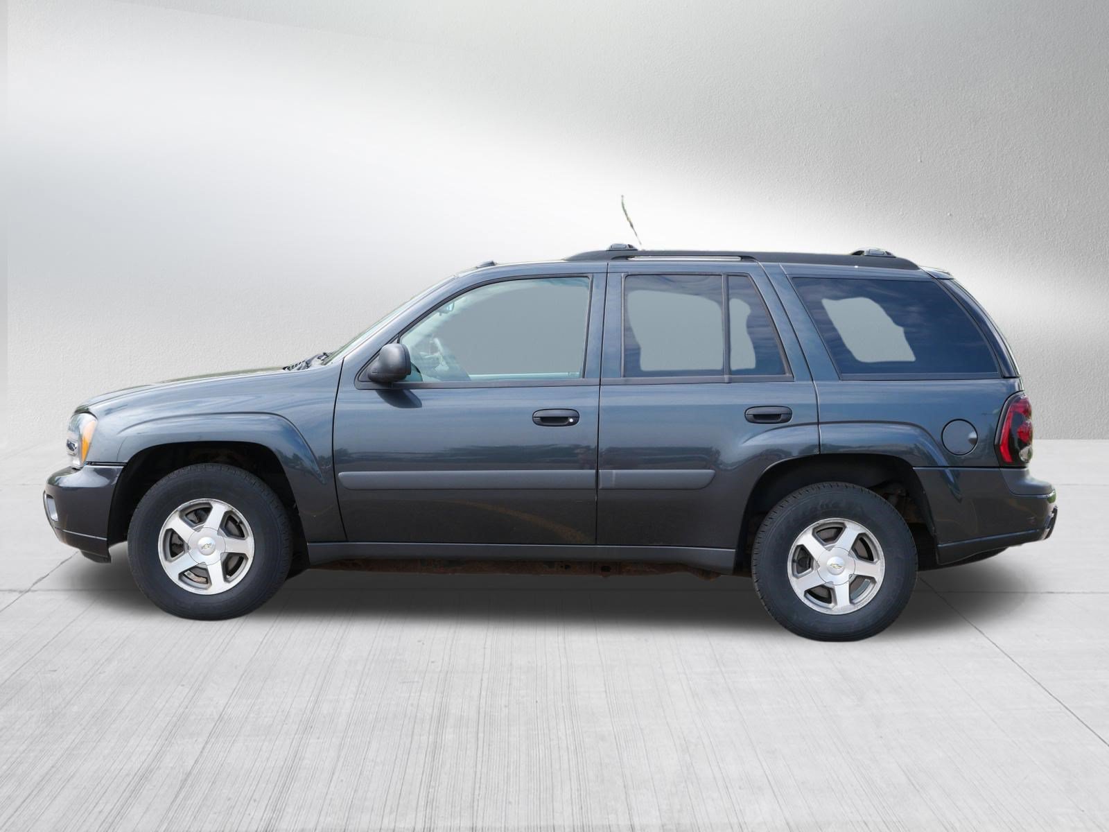 Used 2005 Chevrolet TrailBlazer LS w/ LS Preferred Equipment Group AWD/4WD image 4