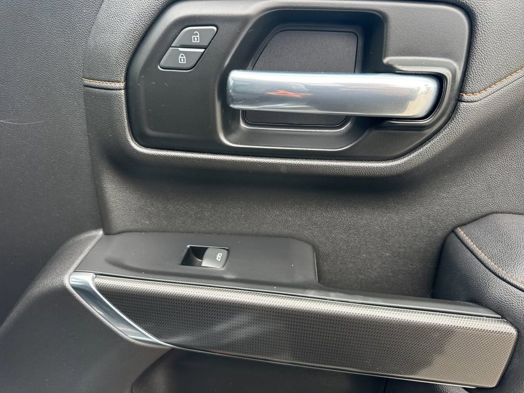 Used 2022 GMC Sierra 1500 AT4 w/ AT4 Premium Package image 18