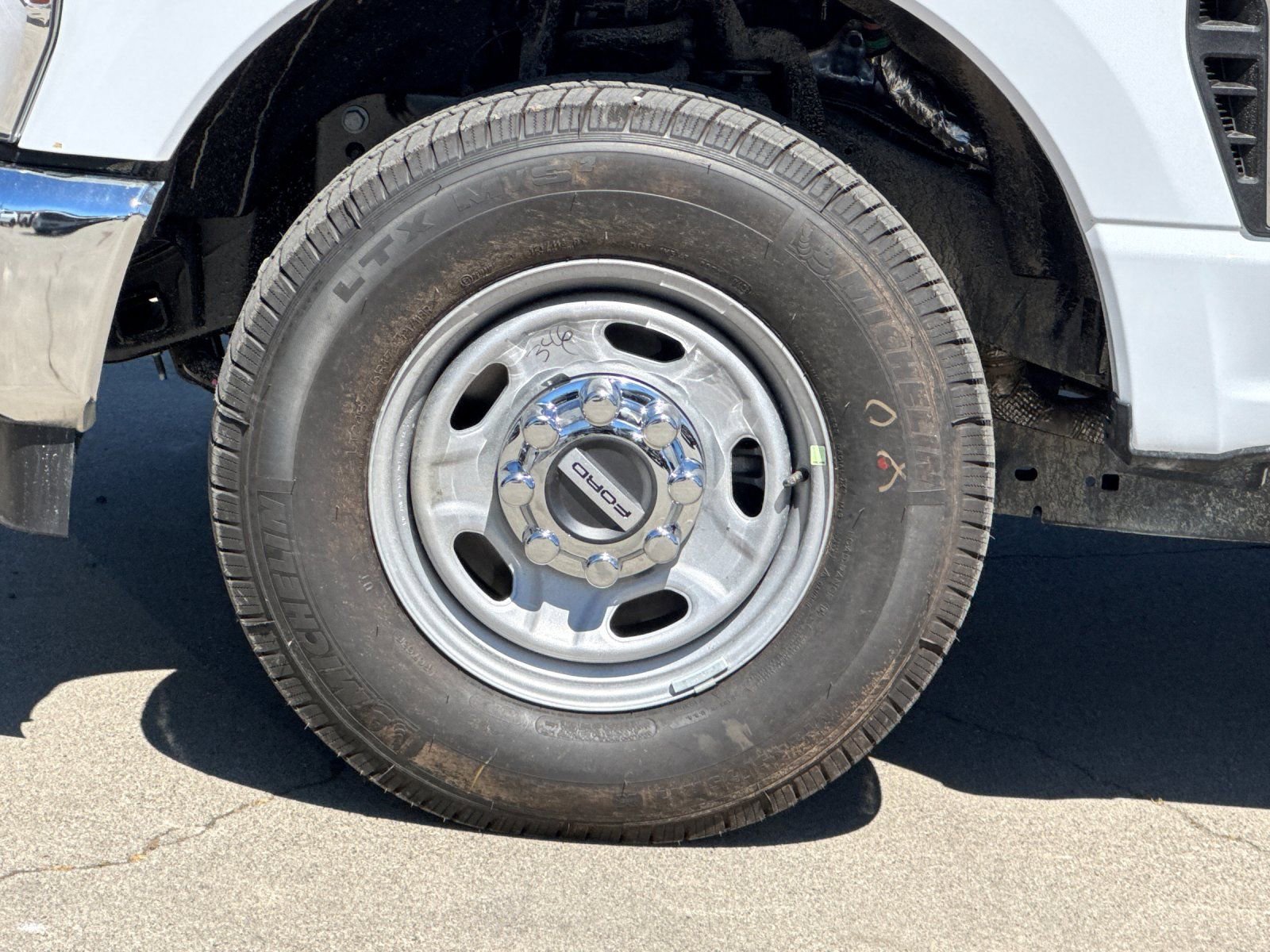 New 2026 Ford F250 XL w/ XL Chrome Package RWD image 27