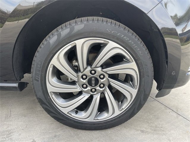 Used 2021 Lincoln Navigator Black Label w/ Cargo Convenience Package image 34