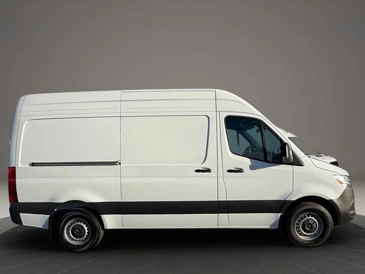Used 2025 Mercedes-Benz Sprinter 2500 image 7