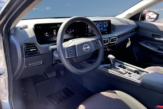 New 2027 Nissan Sentra SR w/ Floor Mat Package FWD image 7