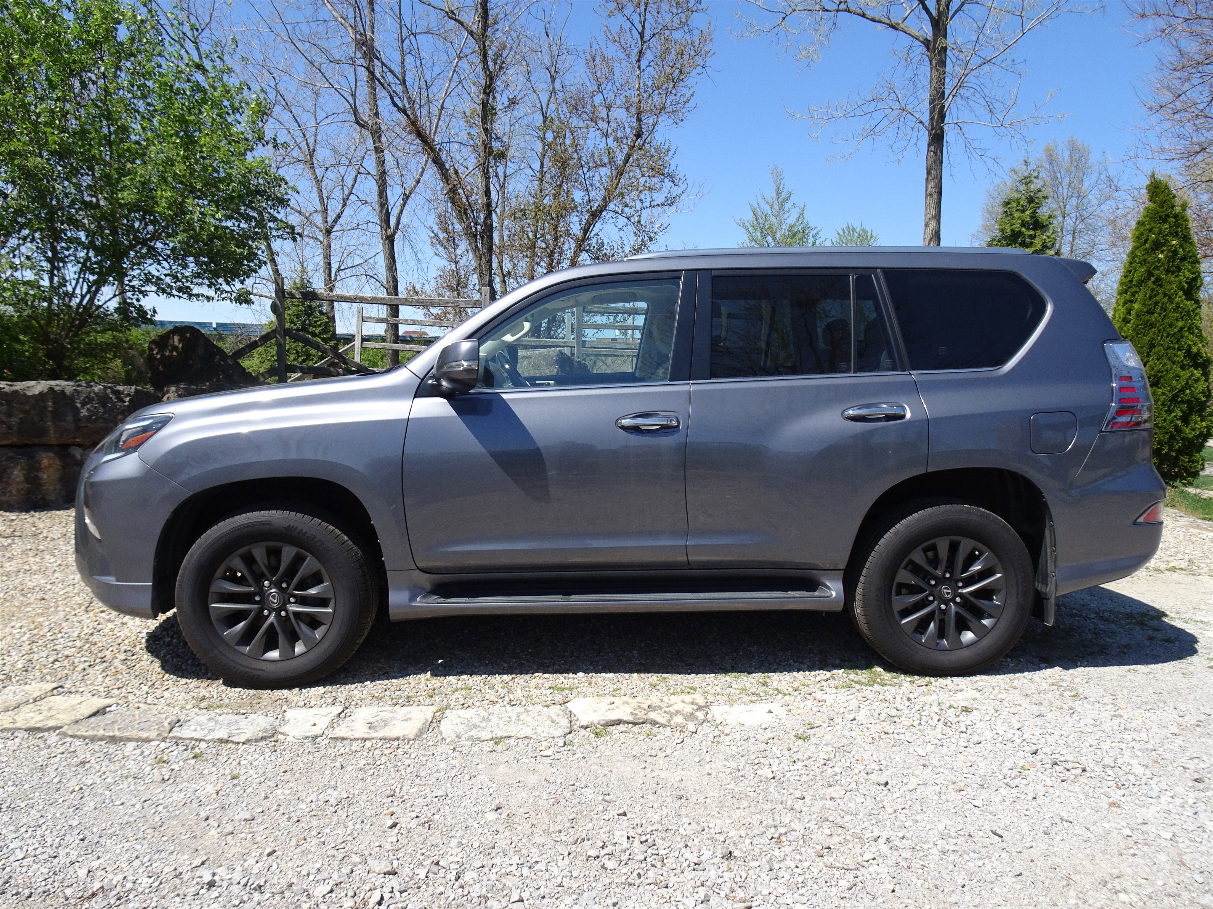 Used 2021 Lexus GX 460 Premium w/ Premium Package image 2