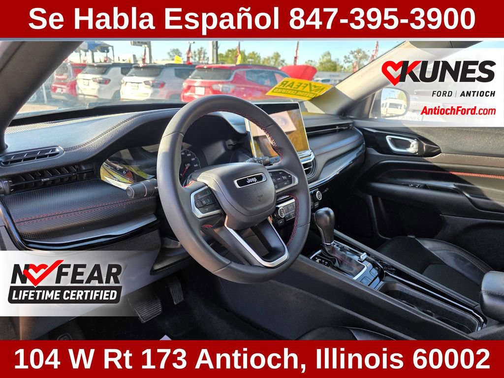 Used 2025 Jeep Compass Trailhawk AWD/4WD image 21