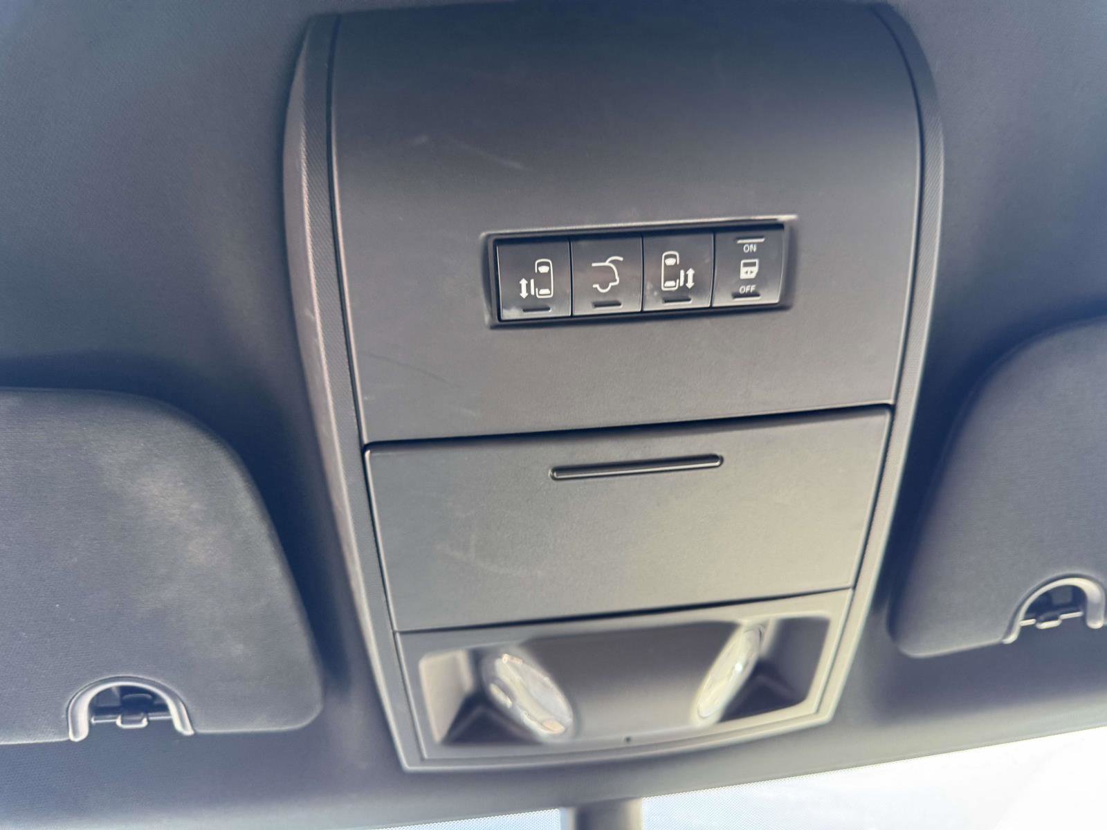 Used 2019 Dodge Grand Caravan SXT image 29