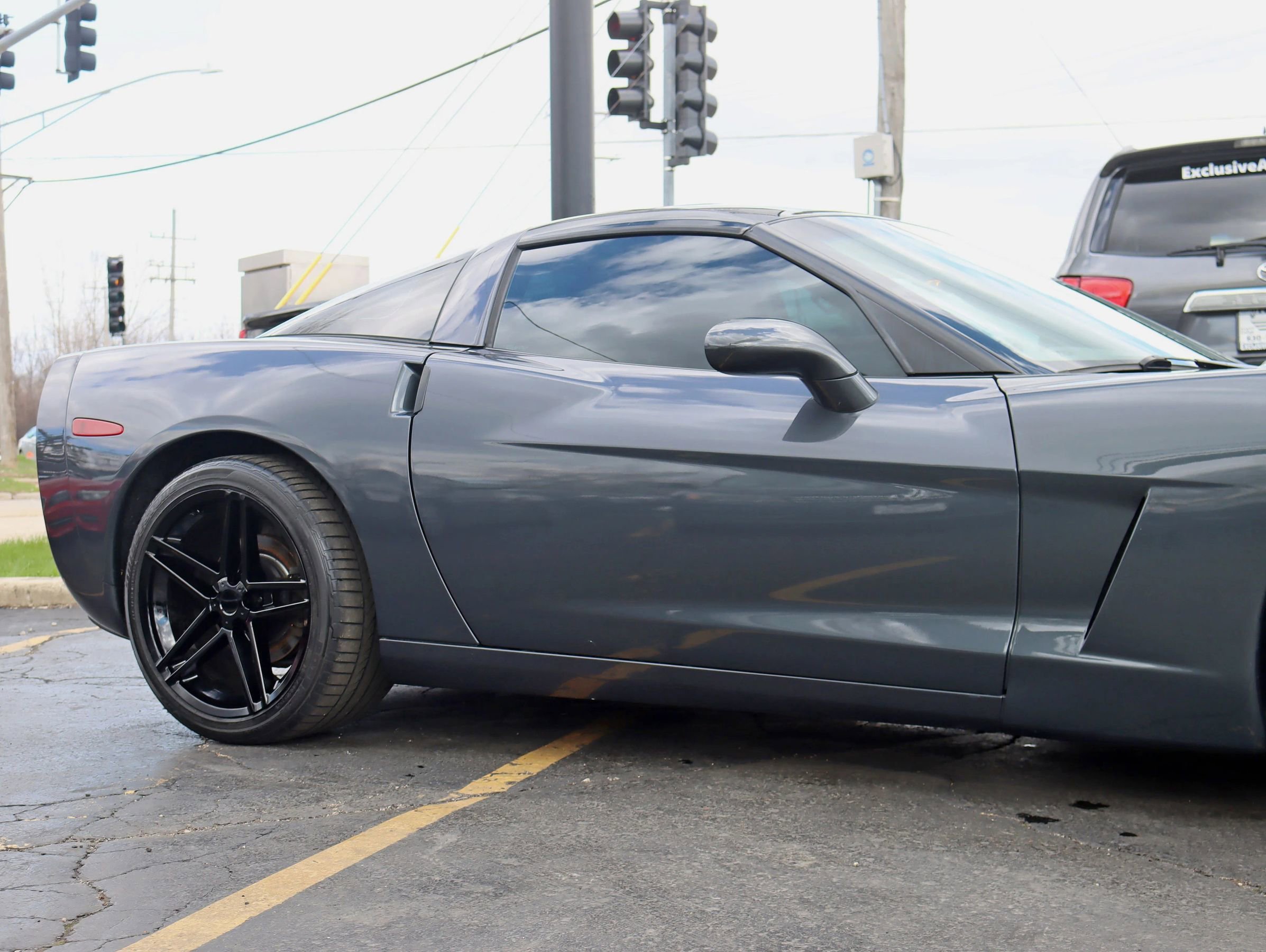Used 2010 Chevrolet Corvette Coupe w/ Roof Package image 4