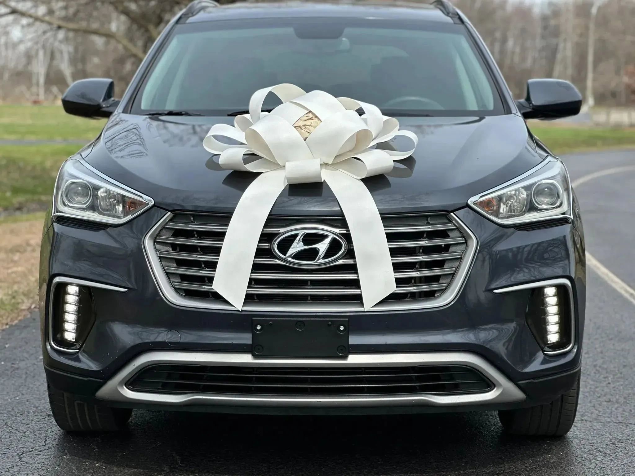 Used 2017 Hyundai Santa Fe SE AWD/4WD image 2