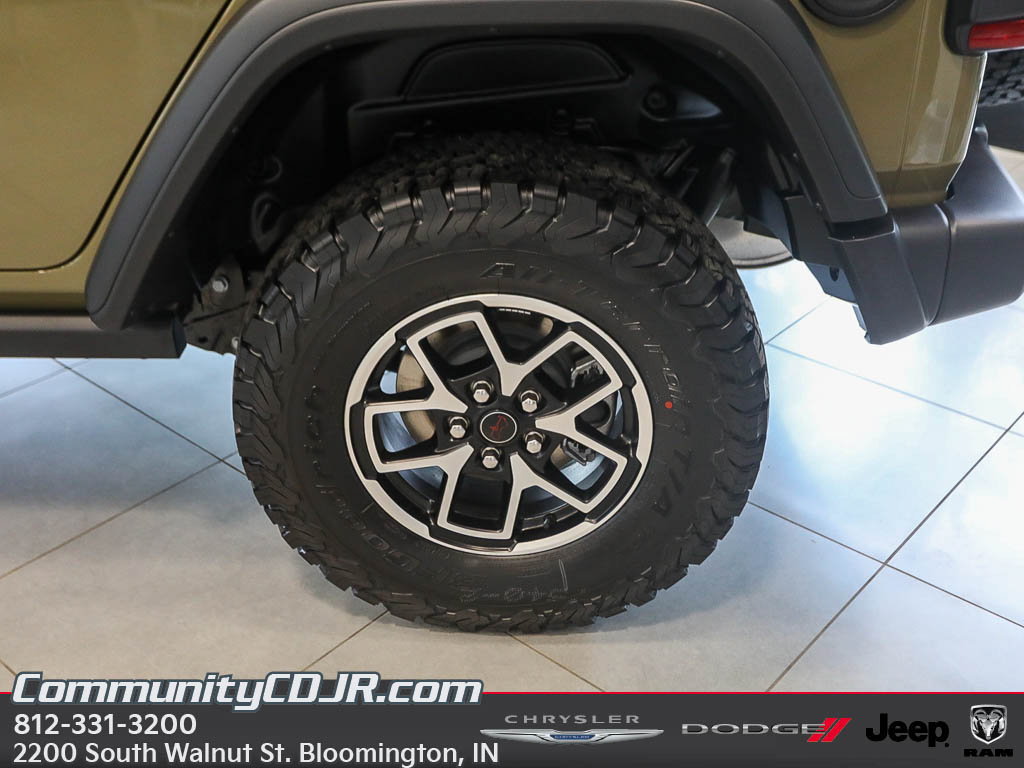 New 2026 Jeep Wrangler Unlimited Rubicon w/ Technology Group AWD/4WD image 4