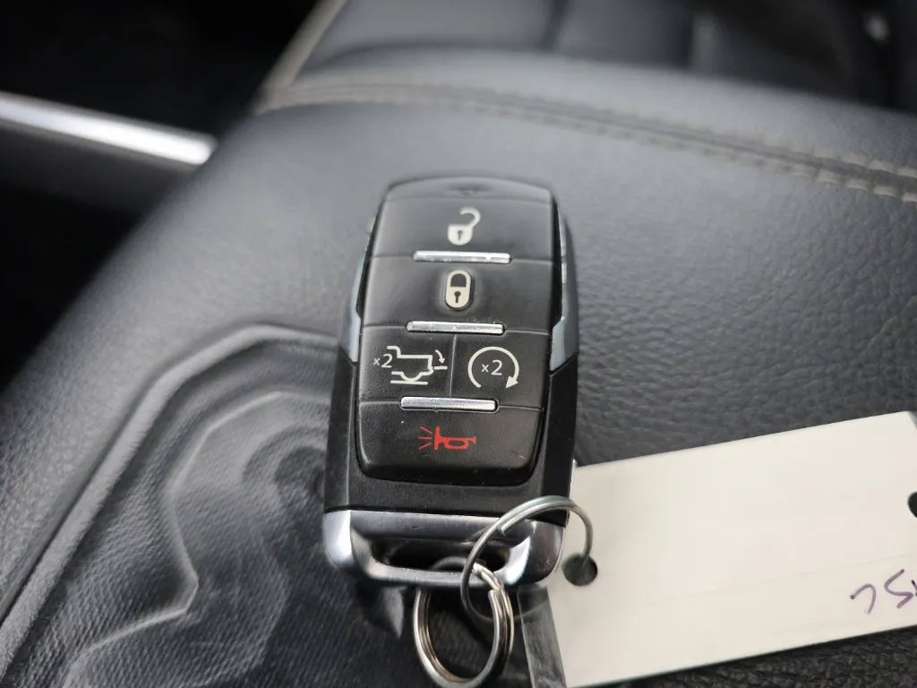 Used 2023 RAM 1500 Laramie AWD/4WD image 40