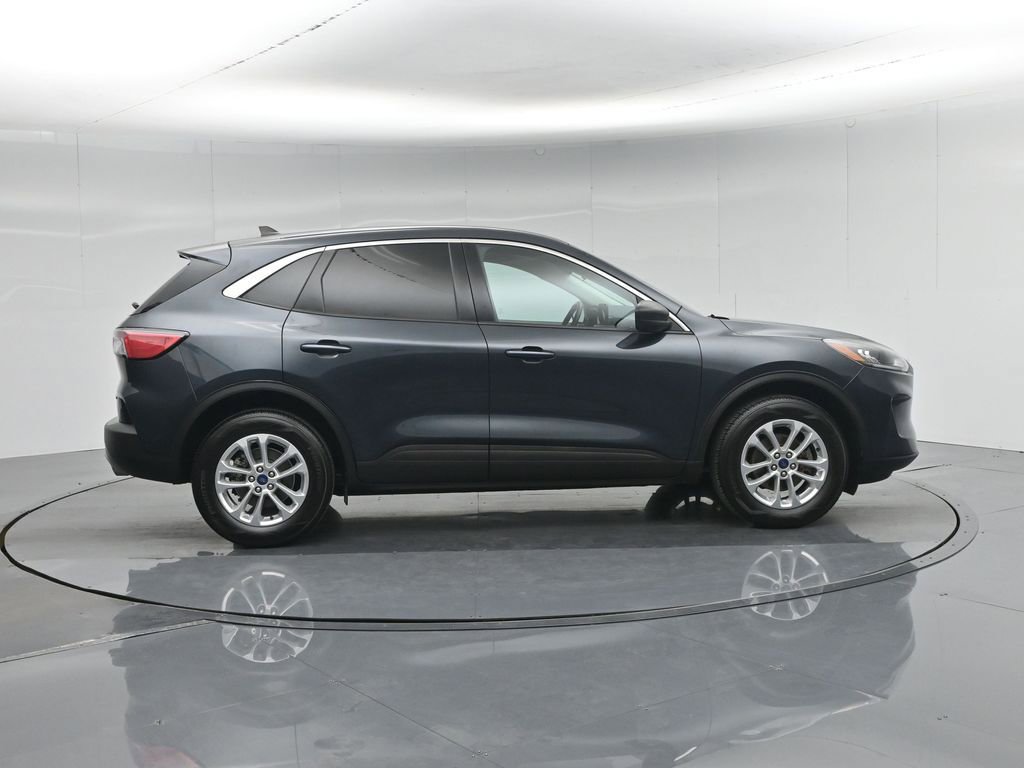 Certified 2022 Ford Escape SE w/ Cold Weather Package AWD/4WD image 31