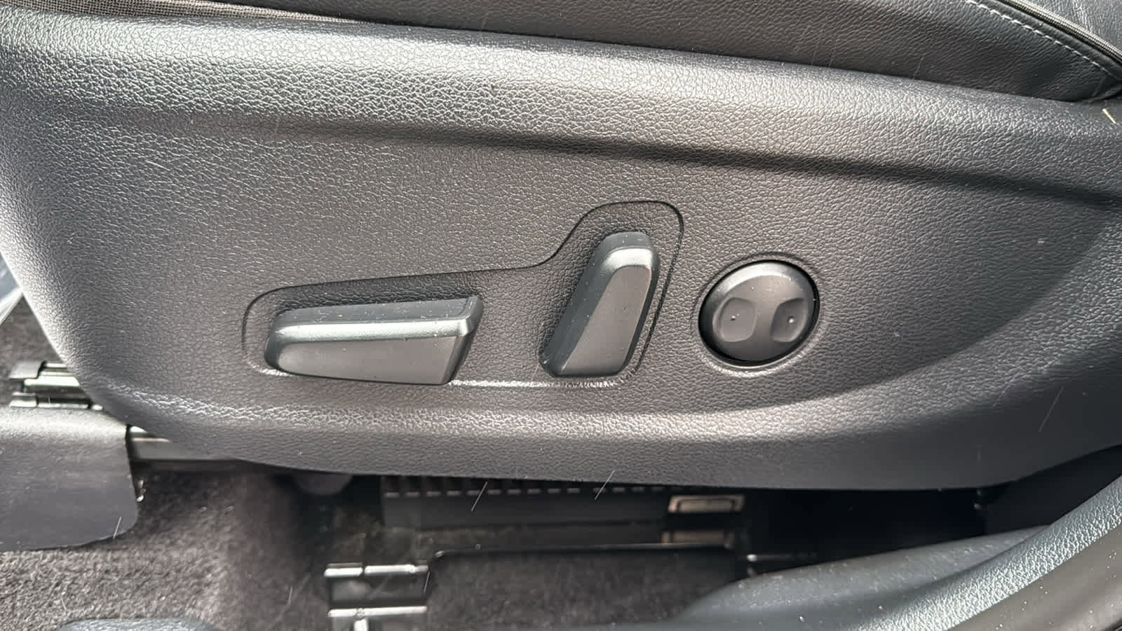 Used 2022 Hyundai Santa Fe SEL Premium w/ Cargo Package image 13