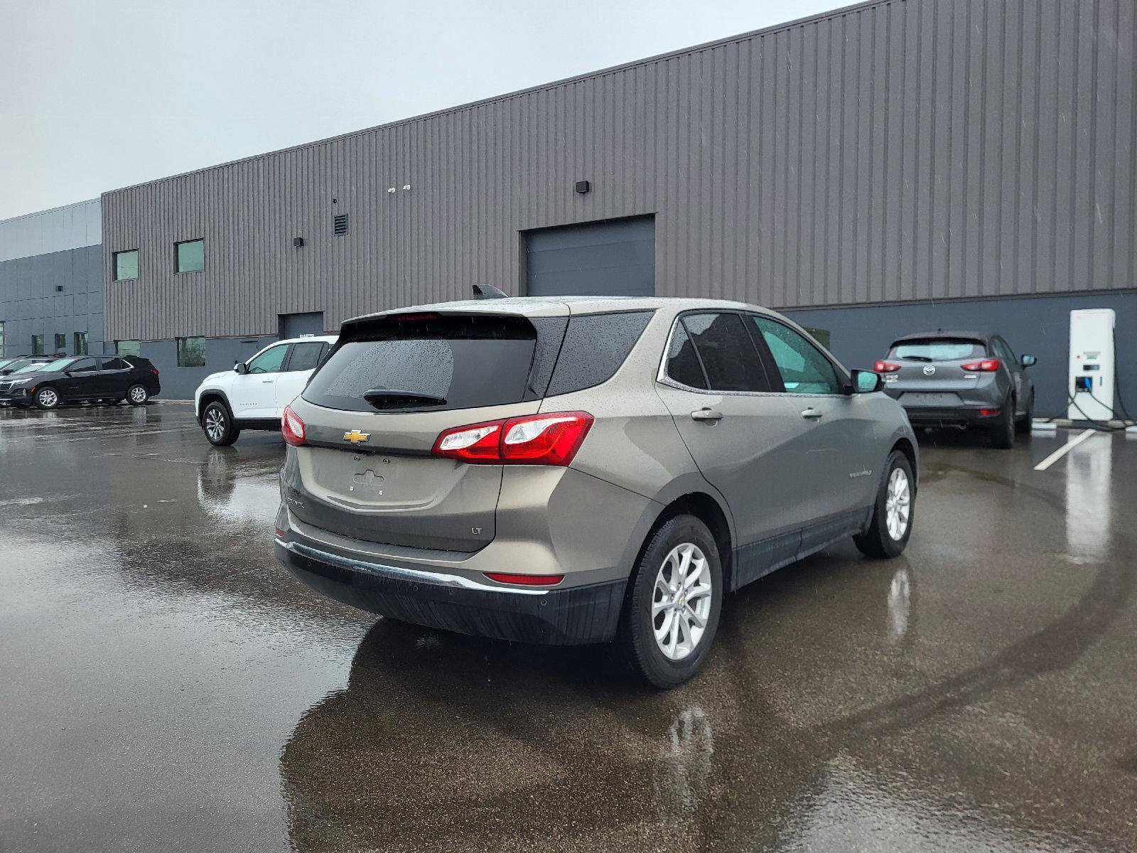 Used 2019 Chevrolet Equinox LT image 3