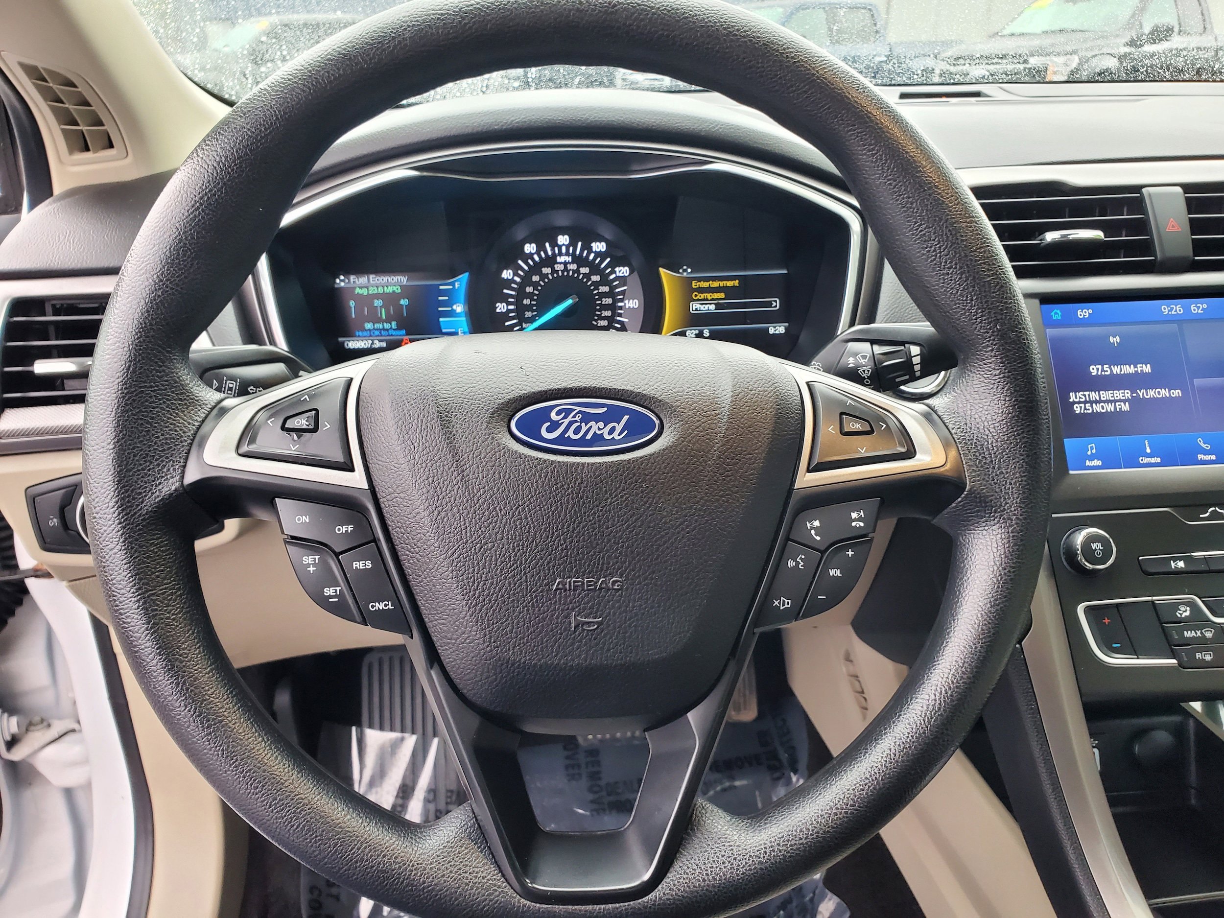 Used 2020 Ford Fusion SE image 18