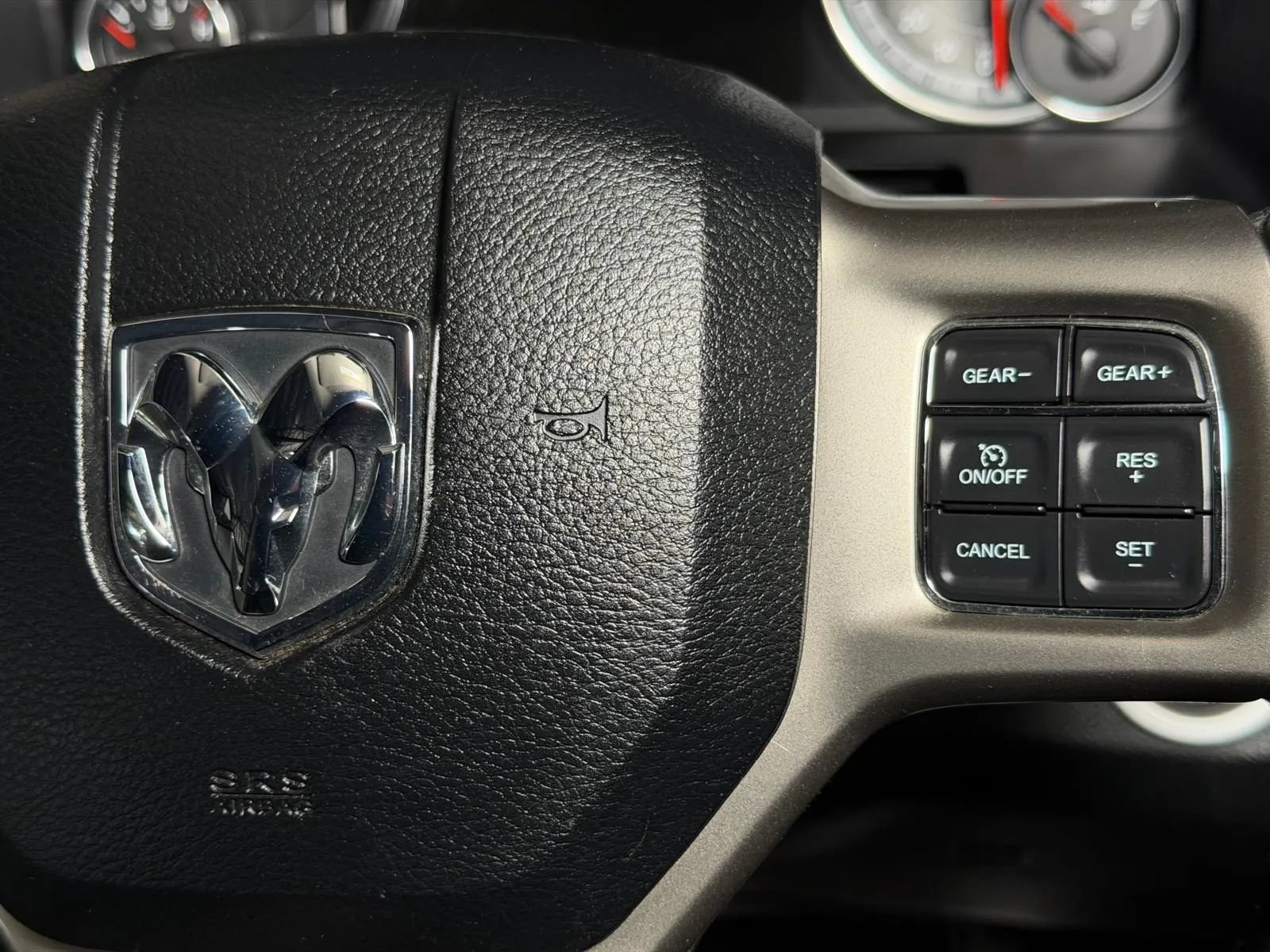 Used 2015 RAM 1500 Laramie w/ Convenience Group AWD/4WD image 33