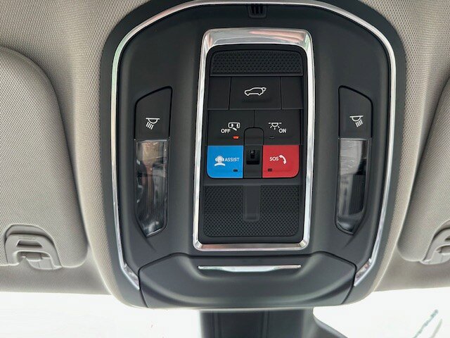 New 2024 Jeep Wagoneer L 4WD w/ Rear Seat Video Group 1 image 24