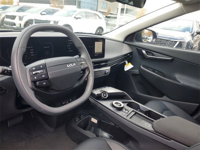 New 2025 Kia EV6 Wind image 12