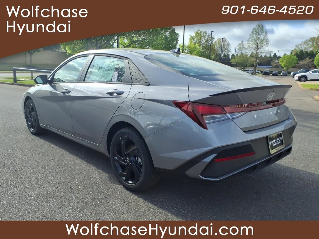 Used 2026 Hyundai Elantra Sport w/ Cargo Package FWD image 3