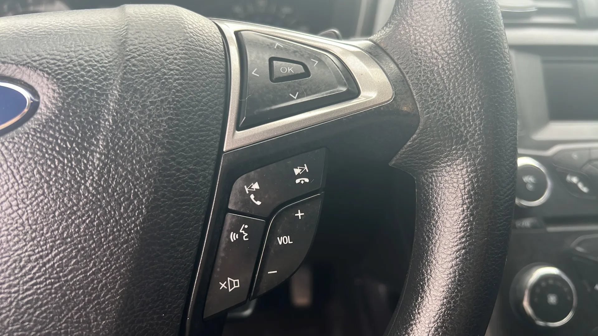 Used 2017 Ford Fusion SE FWD image 21