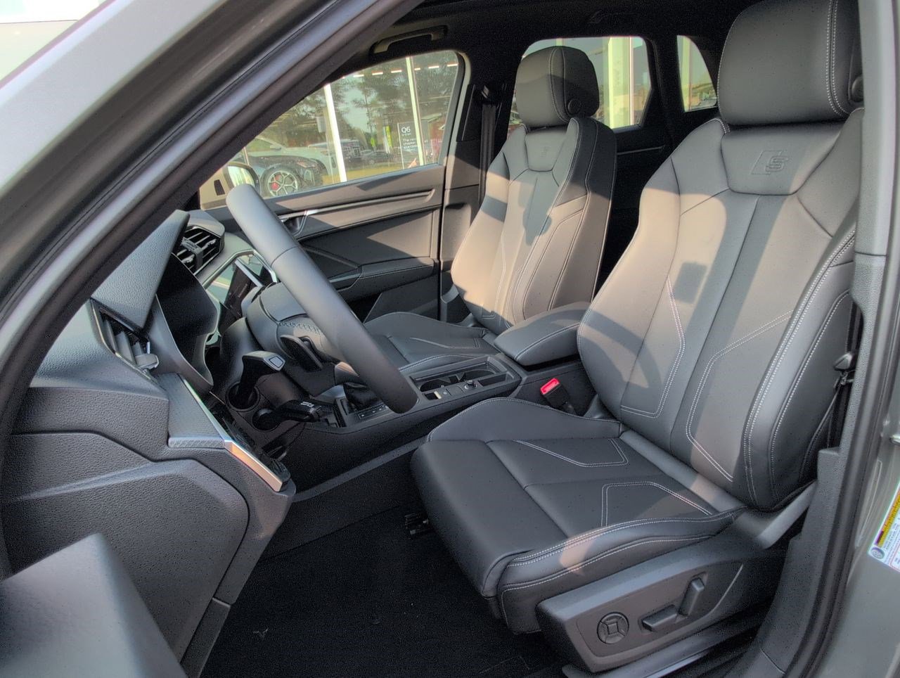 New 2025 Audi Q3 2.0T Premium image 19