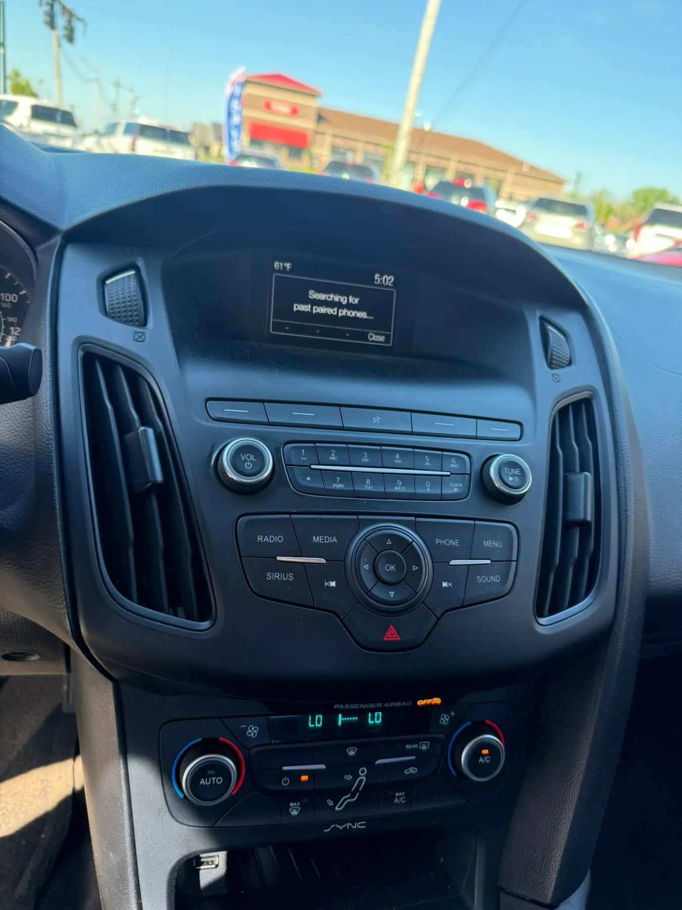 Used 2018 Ford Focus SE FWD image 14