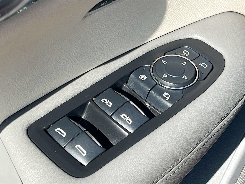Used 2025 Cadillac XT6 Premium Luxury FWD image 18