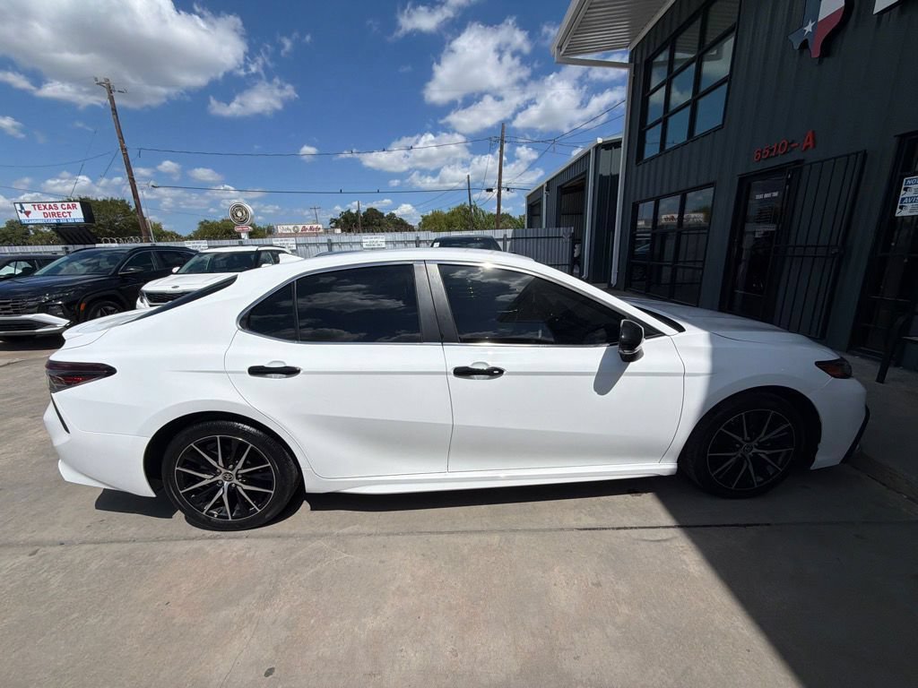 Used 2023 Toyota Camry SE FWD image 7