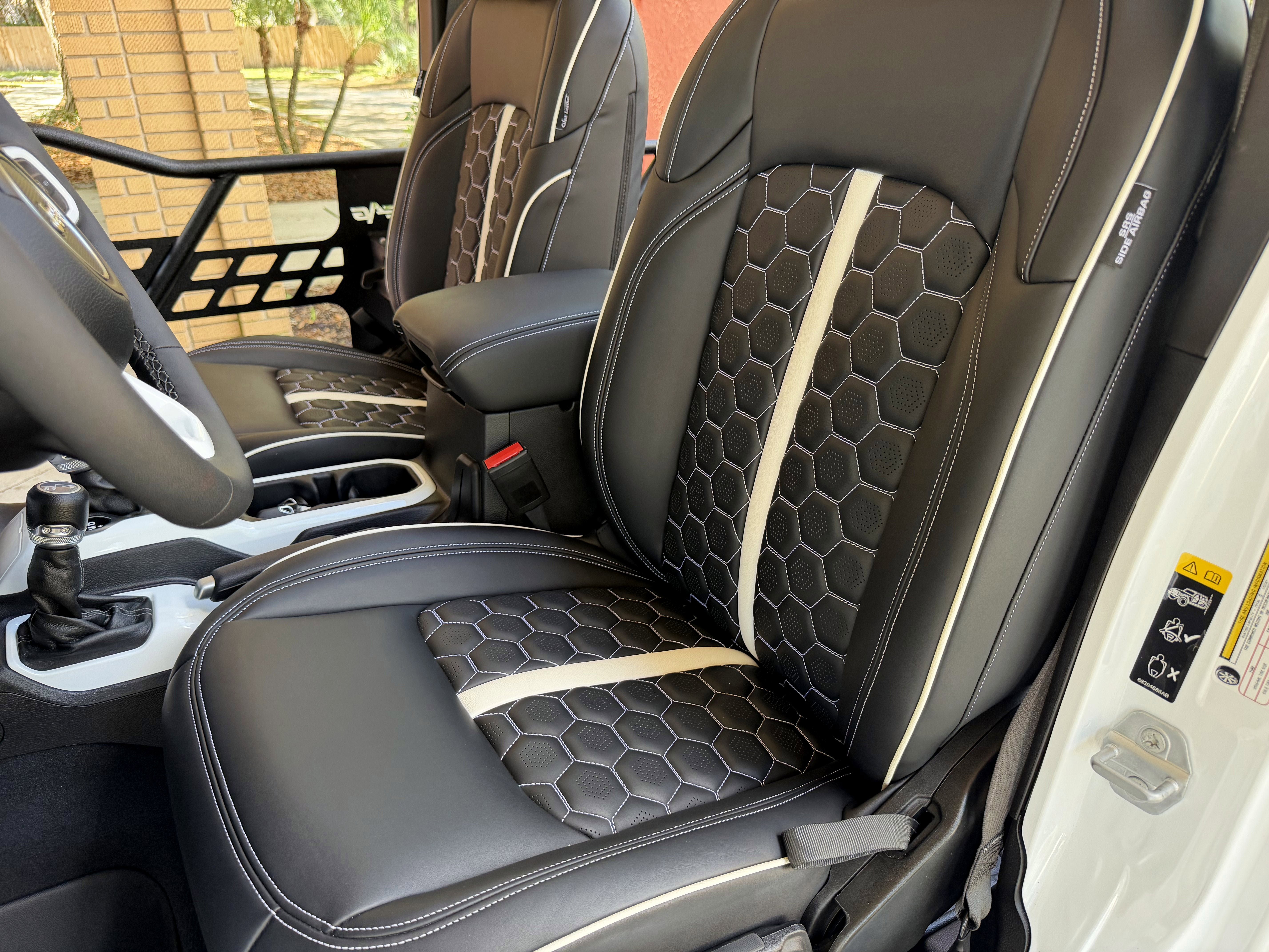 Used 2026 Jeep Wrangler Sahara AWD/4WD image 17