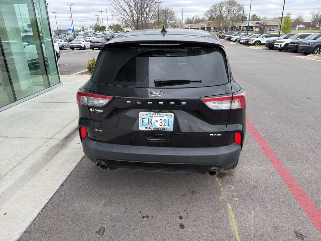 Used 2021 Ford Escape SE w/ SE Sport Appearance Package image 12