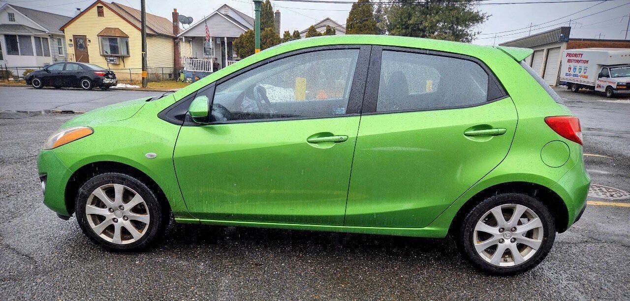 Used 2011 MAZDA MAZDA2 Sport FWD image 3