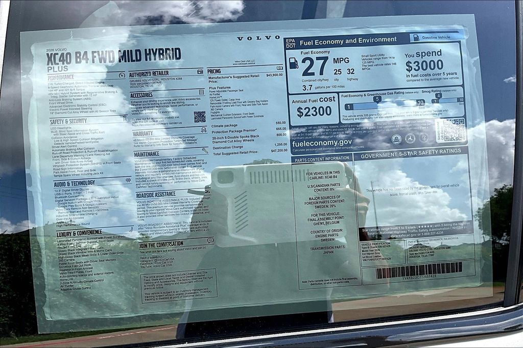 New 2026 Volvo XC40 B4 Plus w/ Protection Package Premier FWD image 31