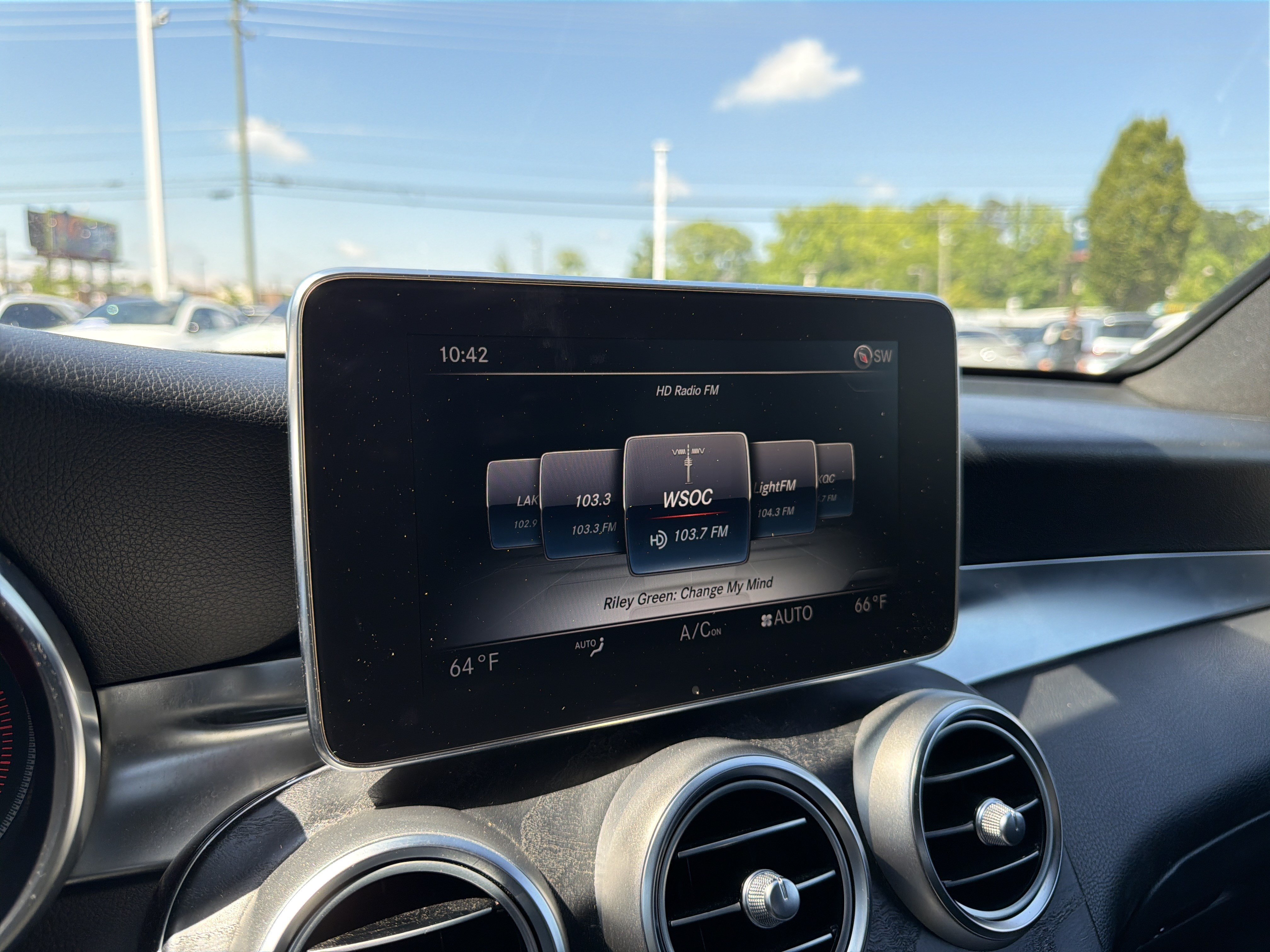 Used 2018 Mercedes-Benz GLC 300 4MATIC image 23