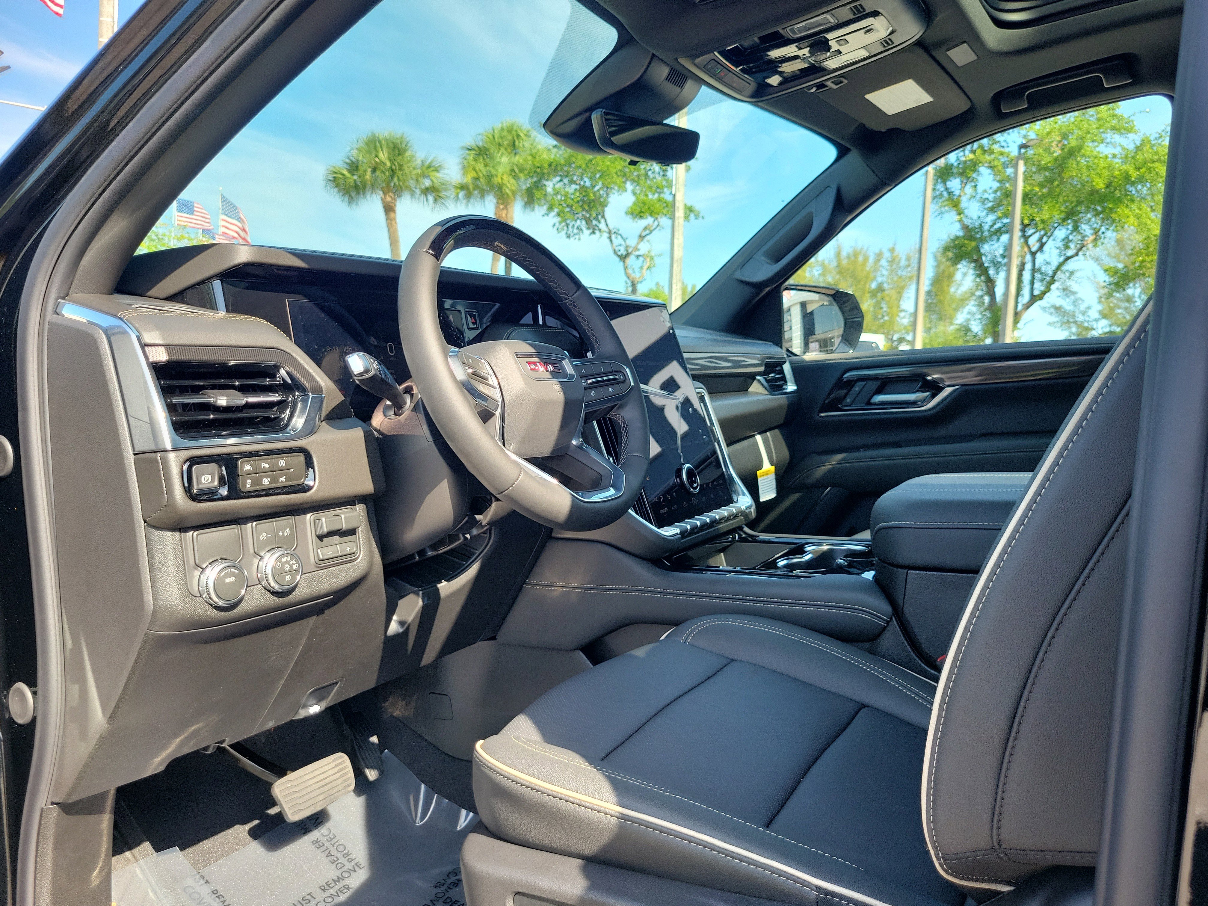 Used 2026 GMC Yukon XL Elevation w/ Elevation Premium Package RWD image 16