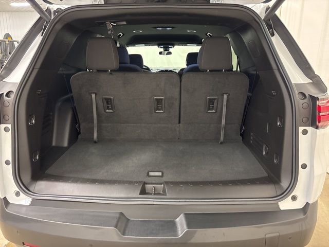Used 2023 Chevrolet Traverse LT image 13