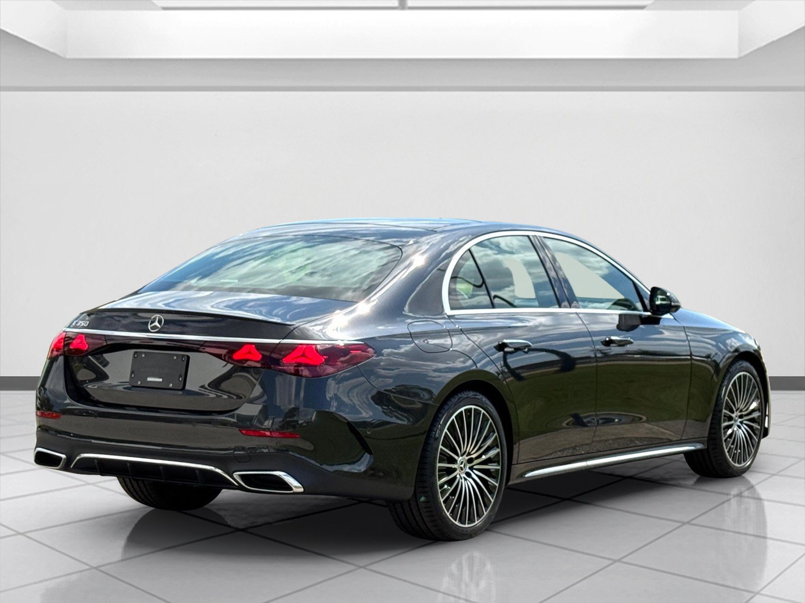 Used 2026 Mercedes-Benz E 350 Sedan image 3