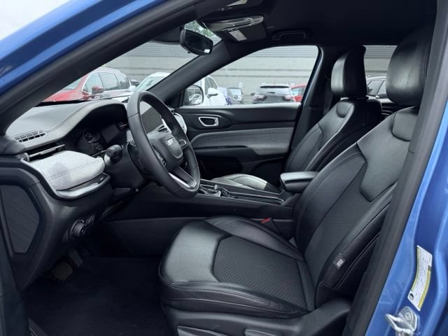 Used 2024 Jeep Compass Latitude AWD/4WD image 16