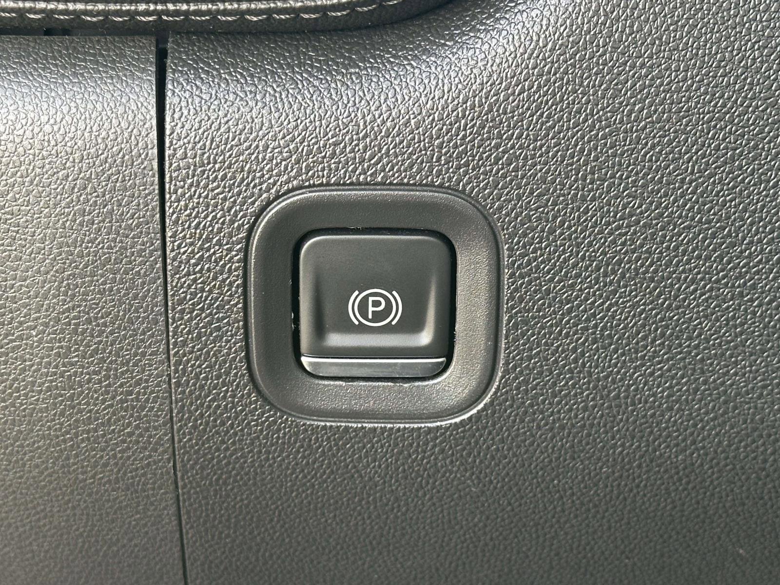 Used 2021 Chevrolet Silverado 1500 LT Trail Boss w/ Convenience Package II image 24