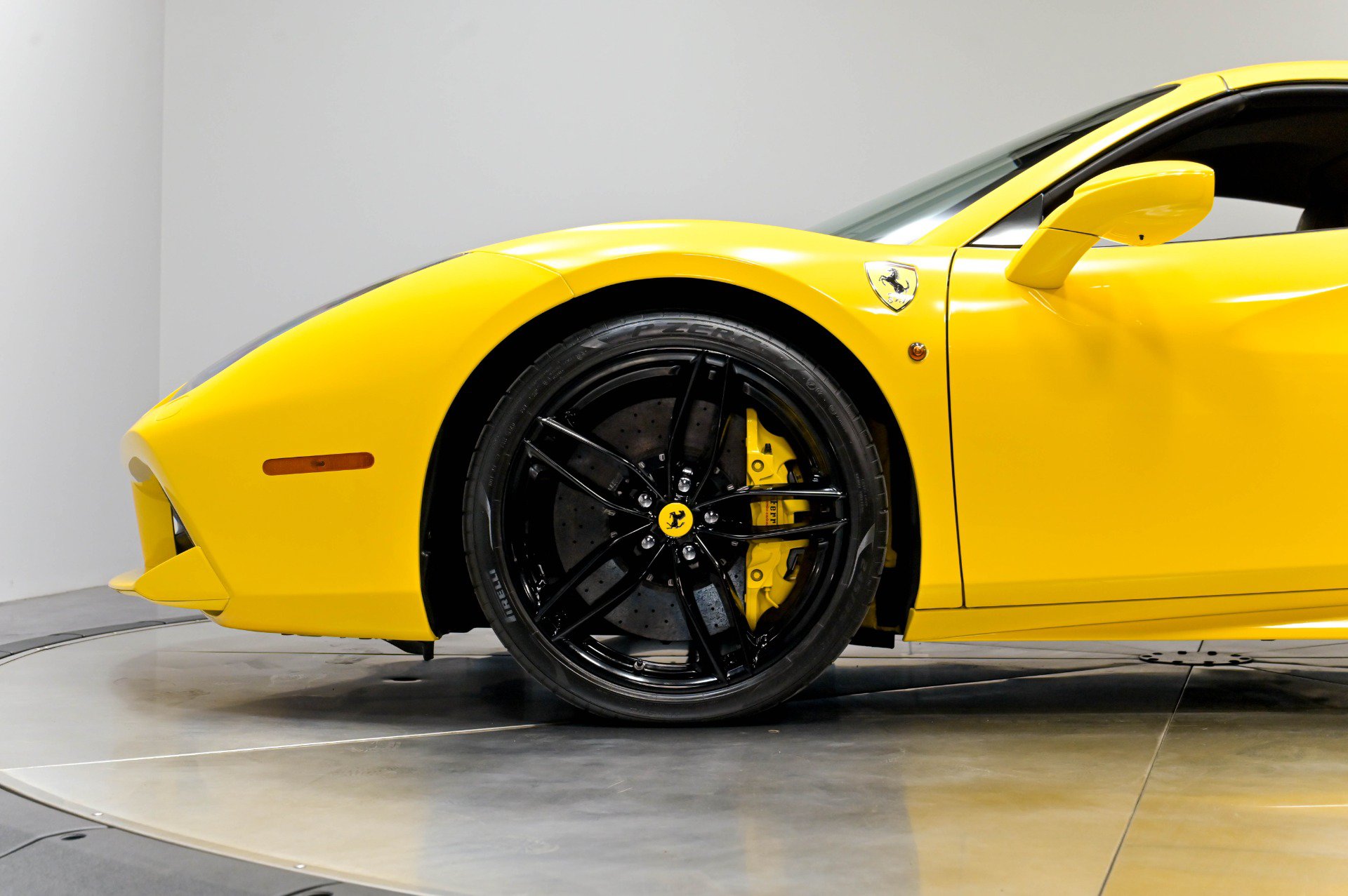 Used 2017 Ferrari 488 Spider RWD image 50