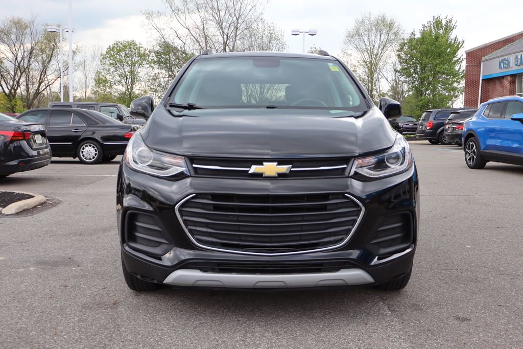 Used 2022 Chevrolet Trax LT w/ Premium Seat Package AWD/4WD image 5
