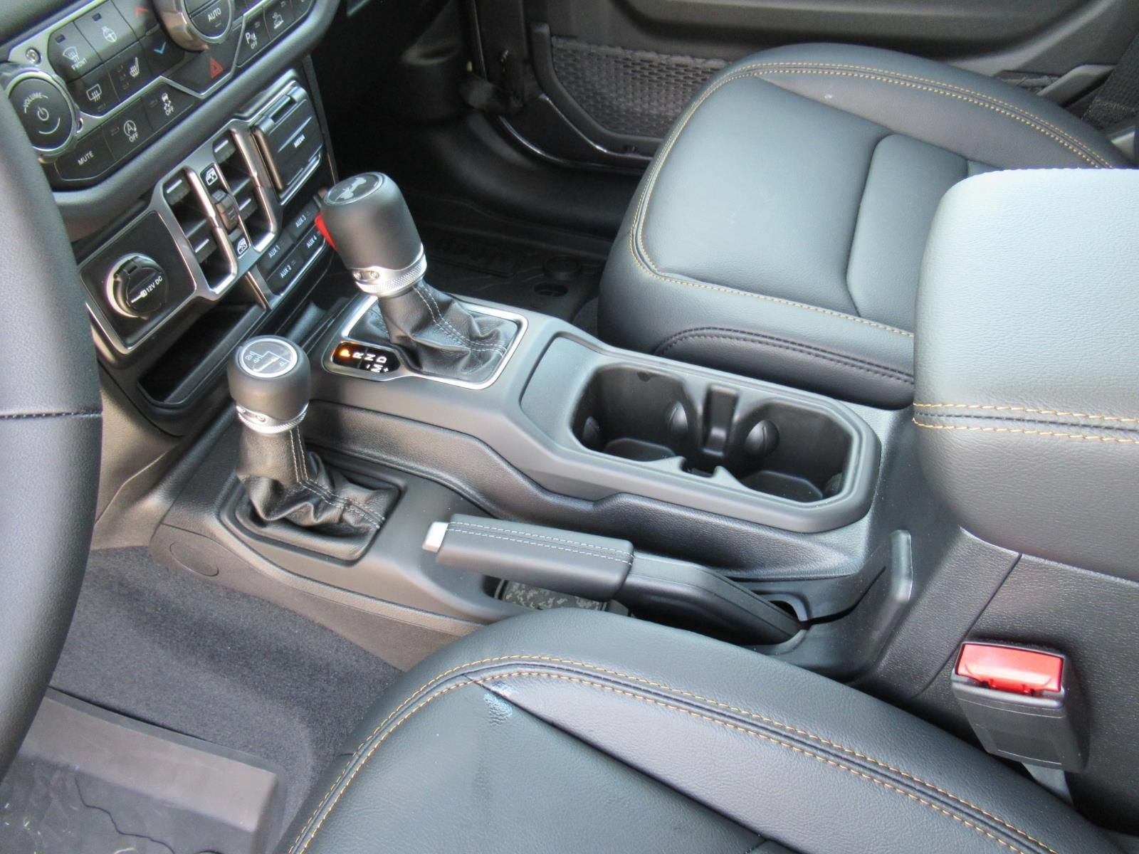 New 2026 Jeep Wrangler Unlimited Sahara AWD/4WD image 19